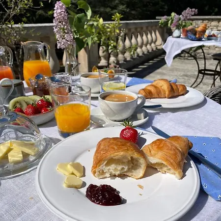 De Caroline Bed & Breakfast *